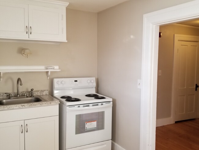 39 Dutcher St unit 10, Hopedale, MA 01747 - photo 3