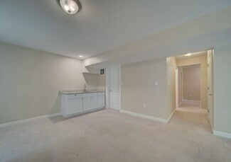 18413 Cedar Dr, Triangle, VA 22172