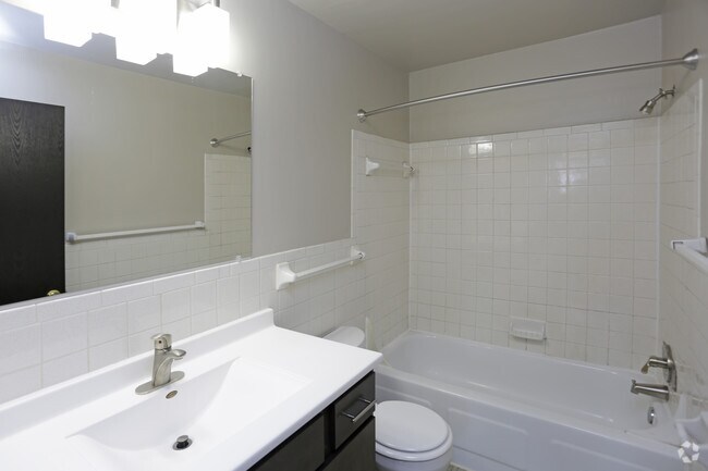 Hamline Pointe Apartments, Saint Paul, MN 55108 - photo 5