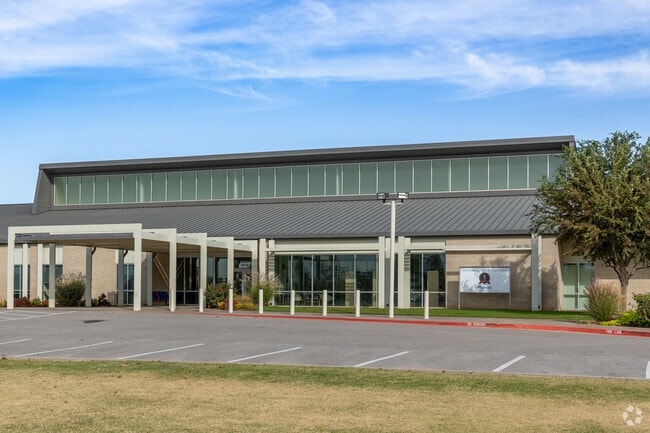Southwest Covenant School is located at 2250 South Yukon Parkway in Yukon, Oklahoma.