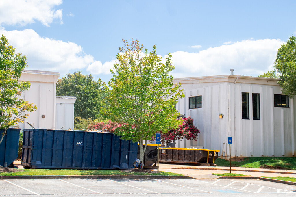Toomer Elementary School received a C from the school grading website Niche