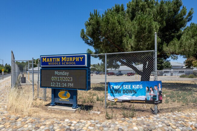 Martin Murphy middle school next to Chantillery.