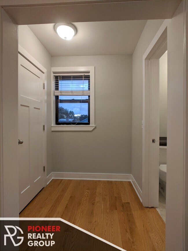 4542 N Damen Ave unit 4546-413, Chicago, IL 60625 - photo 6