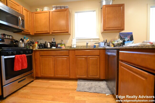 31 Pratt St unit 1, Allston, MA 02134 - photo 3