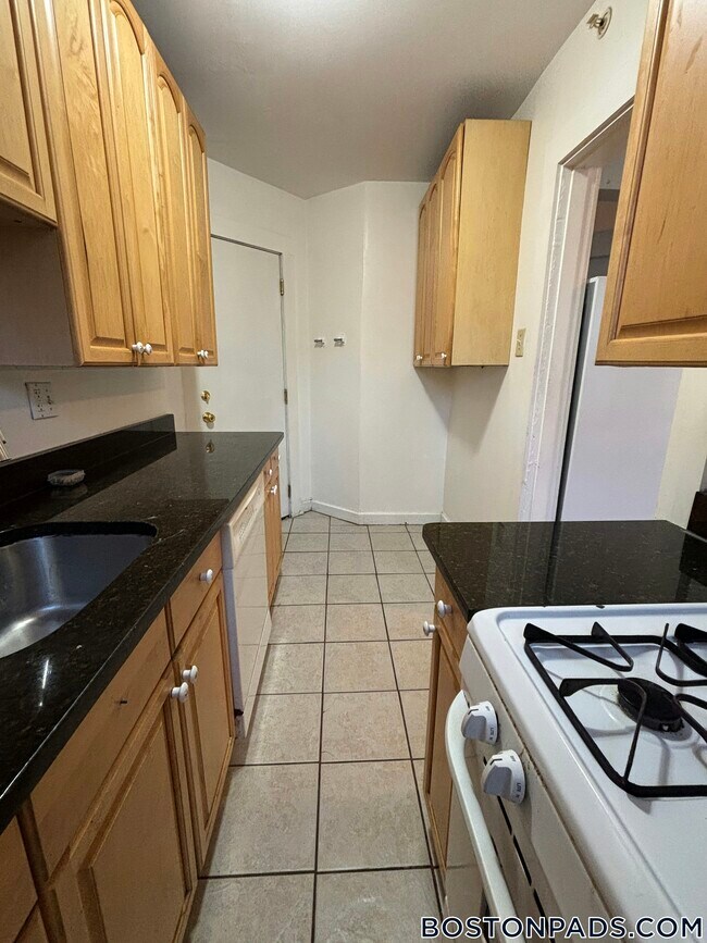154 Magazine St unit 1, Cambridge, MA 02139 - photo 5