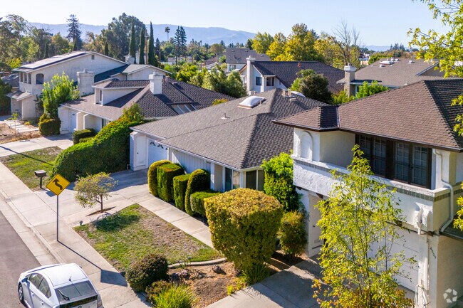 Homes in the Loma Linda neighborhood offer peaceful streets.