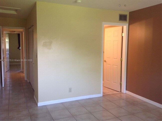 1921 W Woolbright Rd, Boynton Beach, FL 33426 - photo 7