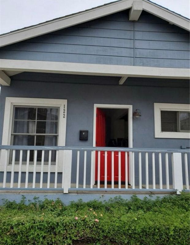 122 10th St, Seal Beach, CA 90740