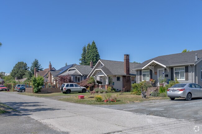 Experience luxury and comfort in these beautifully designed Columbia properties.