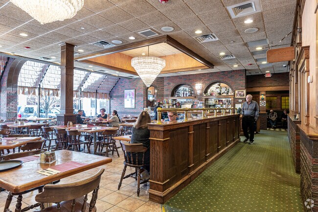 Red Rose Pizzeria Has Several Dining Rooms With Seating Capacity For As Many As 400 Hungry Customers