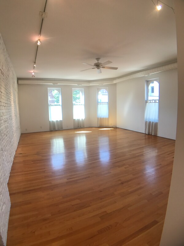 33 Taylor St, Champaign, IL 61820