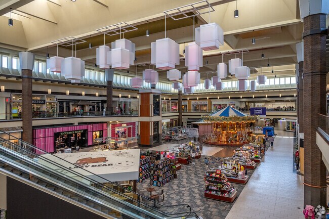 Maplewood Mall is the largest shopping hub near Kohlman Lake.