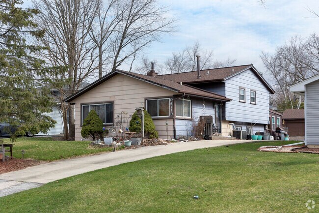 Split-Level style homes are popular in the Jewel Road neighborhood.