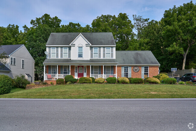 Colonial revival homes like this one can be found in Robinwood.