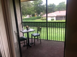 9647 NW 4th St, Coral Springs, FL 33071