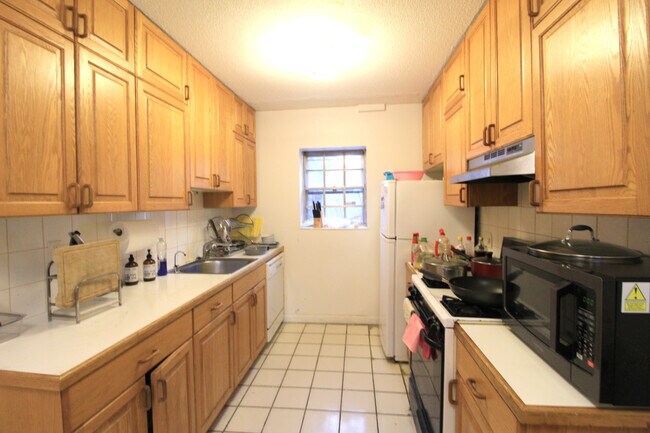 34 Lake Shore Terrace unit 2, Brighton, MA 02135 - photo 2