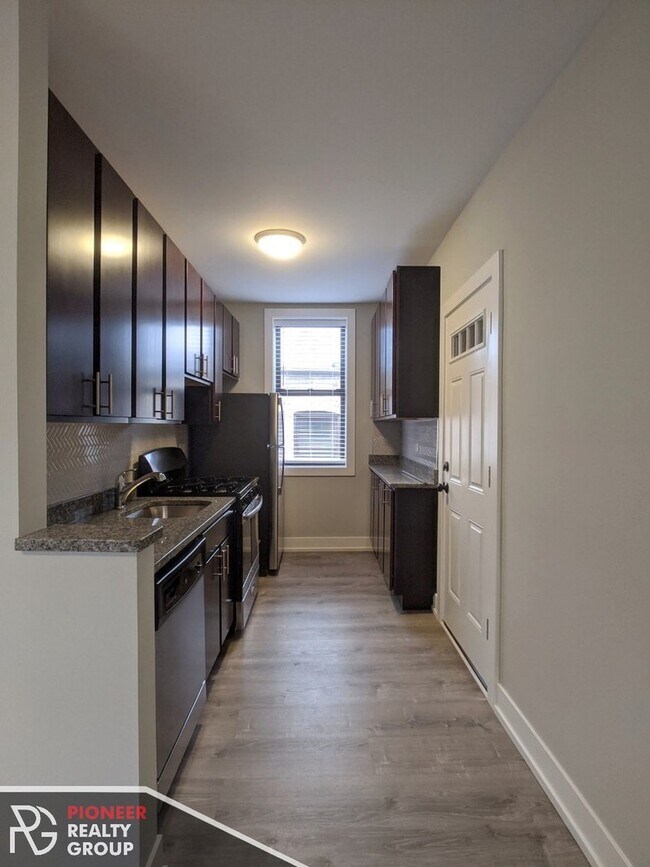 705 W Brompton Ave unit 3, Chicago, IL 60657 - photo 2