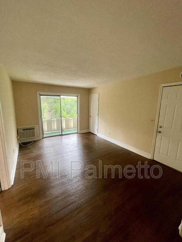 3209 Wilmot Ave unit 2B, Columbia, SC 29205 - photo 3