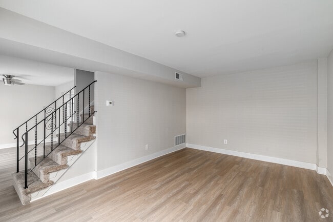 2 BR, 1.5 BA - 1032SF - Living Room
