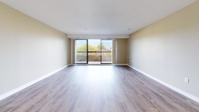 1067 Beacon St unit L02, Brookline, MA 02446 - photo 5