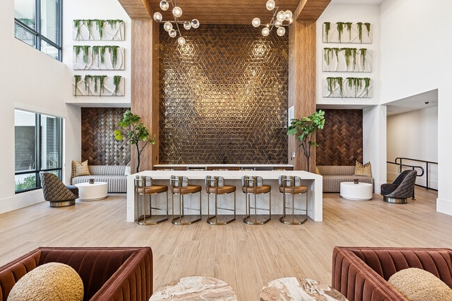 Ona, Sacramento, CA 95834 - photo 2