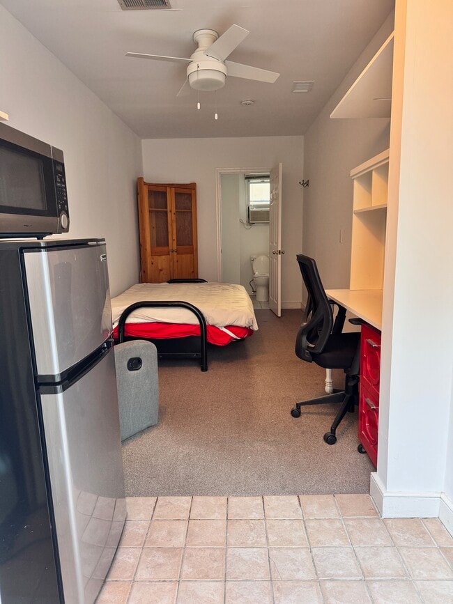 51 Orchard Place Unit B, Greenwich, CT 06830