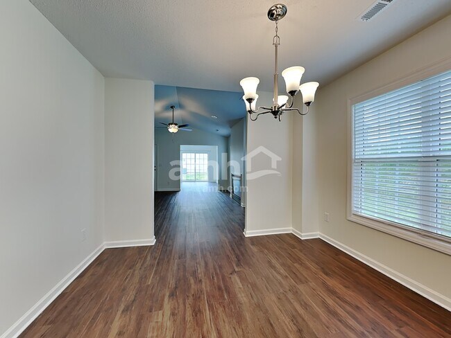 5715 Regent Village Dr, Winston-Salem, NC 27103 - photo 6