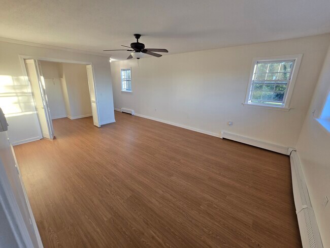 Extra large master bedroom with walk in closet