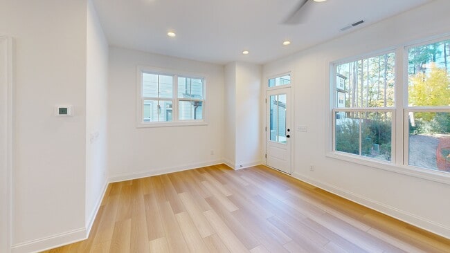 4820 Gossamer Ln unit 104, Raleigh, NC 27616 - photo 2