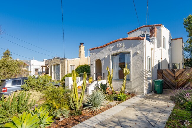 Albany is full of architectural houses and landscaping.
