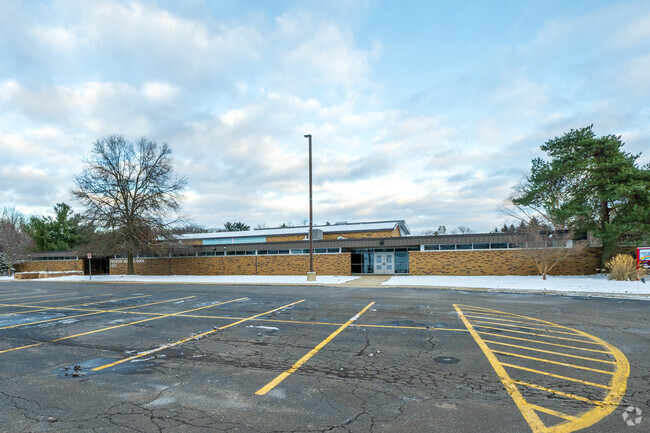 Phoenix Alternative High School serves students in grades 9-12.