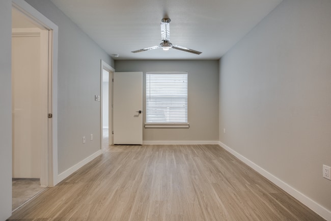 3328 Cedarplaza Ln unit 143, Dallas, TX 75235 - photo 6