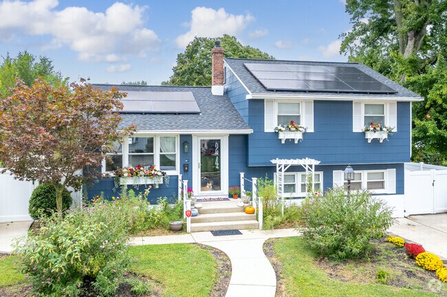 Residential areas in Lumberton have quite a few split-level homes to decorate to your style.