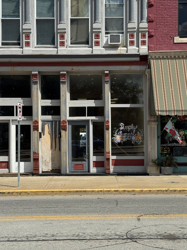 172 S Maple St, Orleans, IN 47452