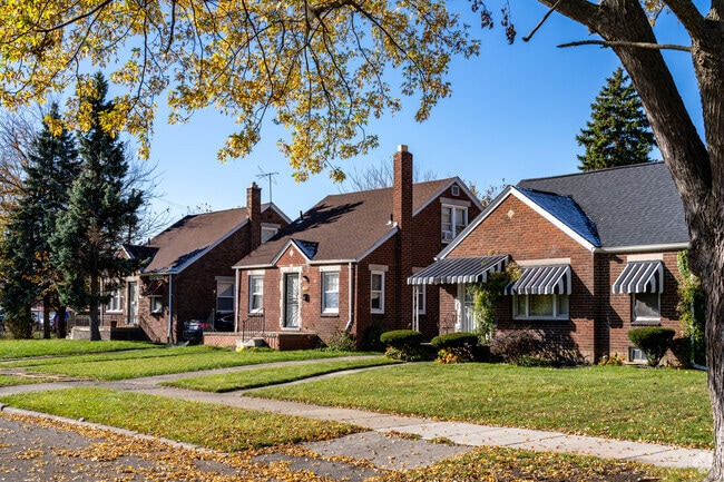 Barton-McFarland is known for its small-to medium sized homes.