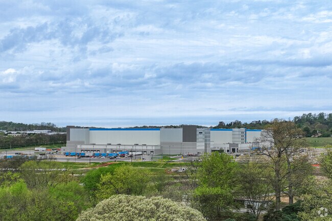 Amazon has a Brand New Distribution Facility on the Edge of Rockford