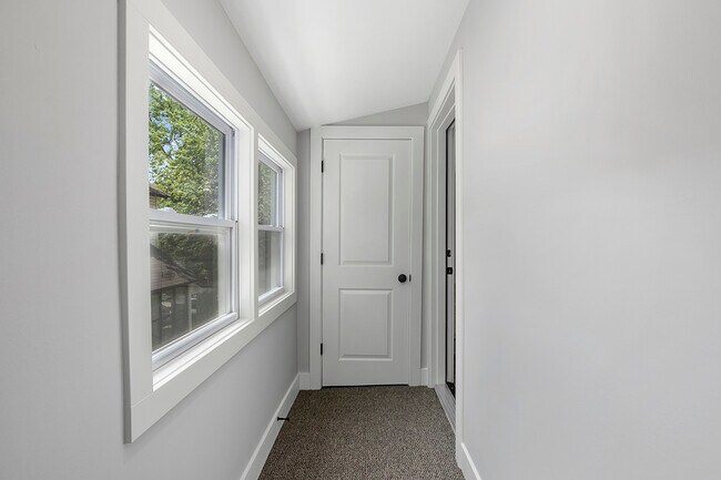 751 Veto St NW unit 1, Grand Rapids, MI 49504 - photo 4