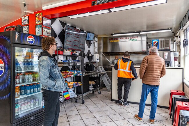 Hot Rod’s Hot Dogs dishes out fast, feel-good food in Glen Gardner.