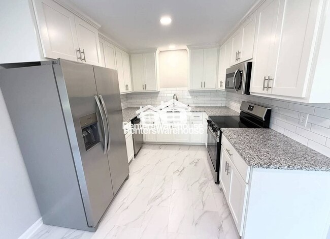 7101 W 69th St, Overland Park, KS 66204 - photo 5