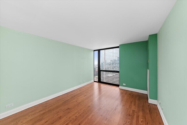 The Elm at Clark unit 2706, Chicago, IL 60610 - photo 4