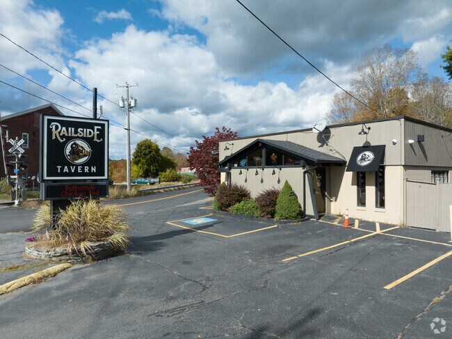 The Railside Bar is a local tavern with great food and good drinks in Killingly.