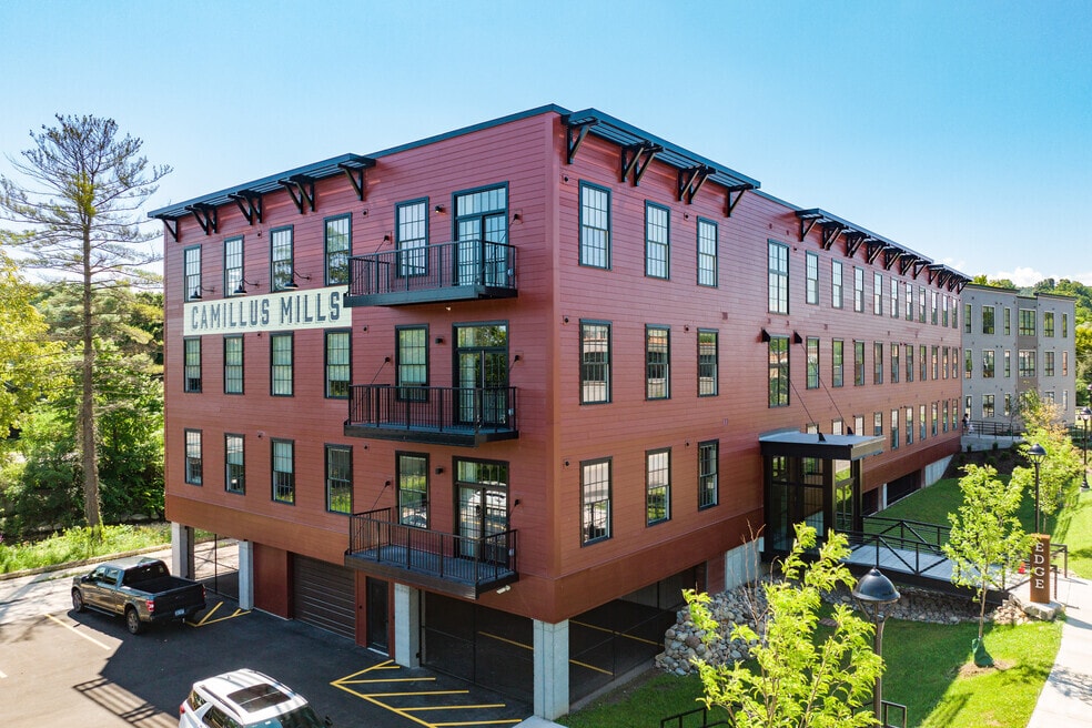 The Edge at Camillus Mills