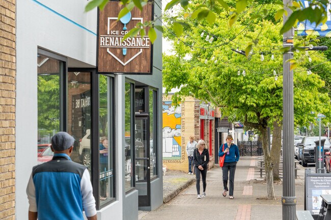The busy streets of Downtown Vancouver are home to many excellent restaurants.