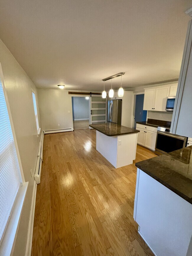 104 Elm St unit 104 Elm St. Unit A, Amesbury, MA 01913 - photo 3