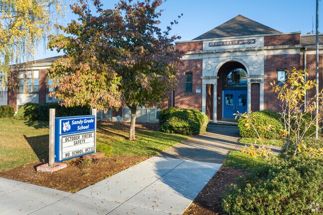 Sandy grade school serves elementary students in Sandy on Pleasant Street.