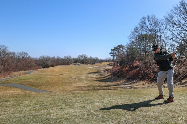 Nestled in the Highland Avenue neighborhood, Olde Salem Greens is a public nine-hole golf course featuring gently sloping terrain.