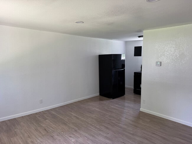 W220N9009 Waukesha V, Menomonee Falls, WI 53051 - photo 7