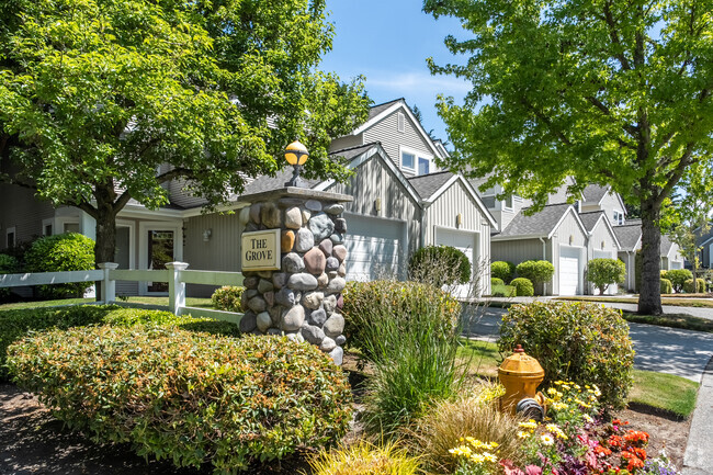 Some Pacific Northwest contemporary style homes can be found in the Harbour Pointe neighborhood.
