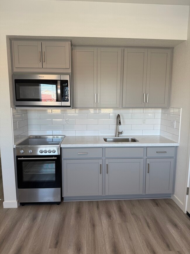 8081 Trapper Ranch Rd unit 2, Roseville, CA 95747 - photo 3