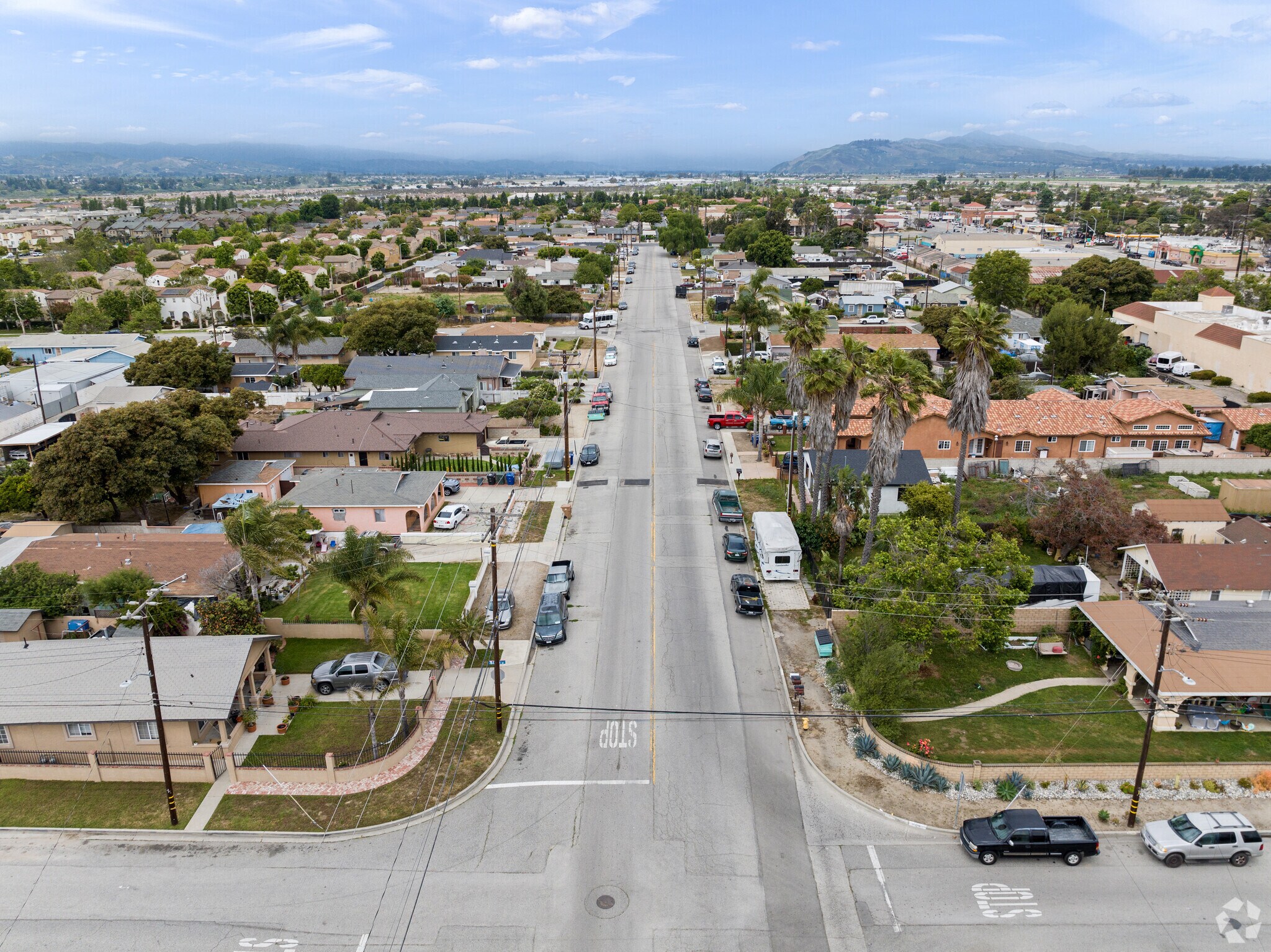 El Rio features wide roomy streets with a lot of room for parking.